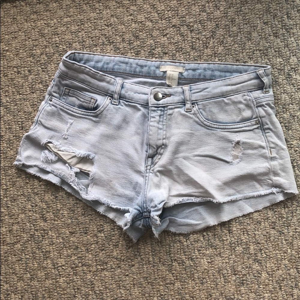 H&M Light wash distressed denim cutoffs